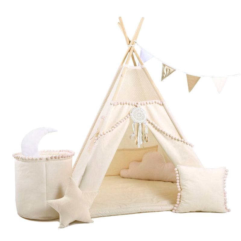 Teepee-with-white-beige-rug