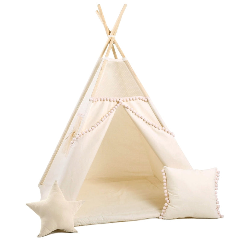 Tipi-with-Carpet-decoration-child-room