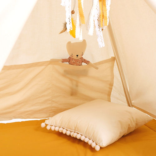 interior-tipi-child-bed-yellow-white