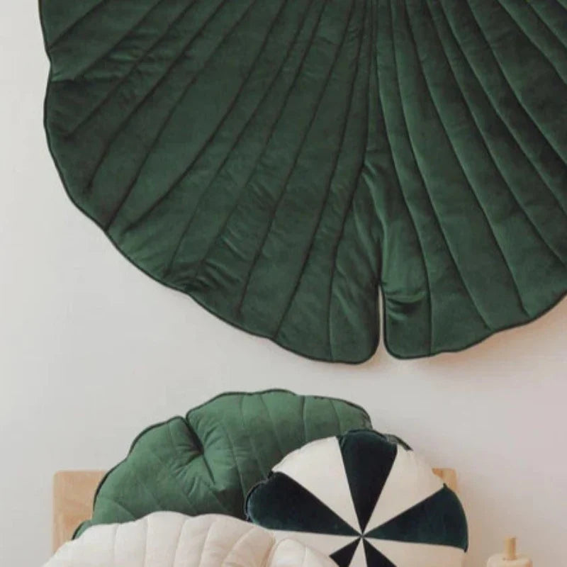 carpet-leaf-dark-green-living-room-deco-cushions