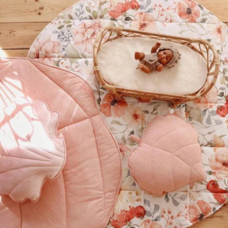 round-rug-flower-pattern-granddaughter-room