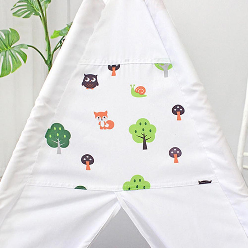 Indian-tepee-interior-child-animal-pattern